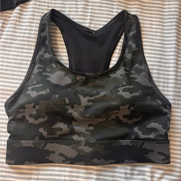 Fabletics On-The-Go Medium Impact Sports Bra - Picture 3 of 4